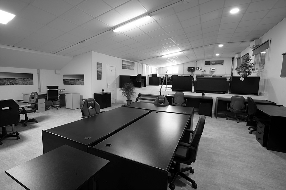 Nave y oficinas - The Boss Services (6)